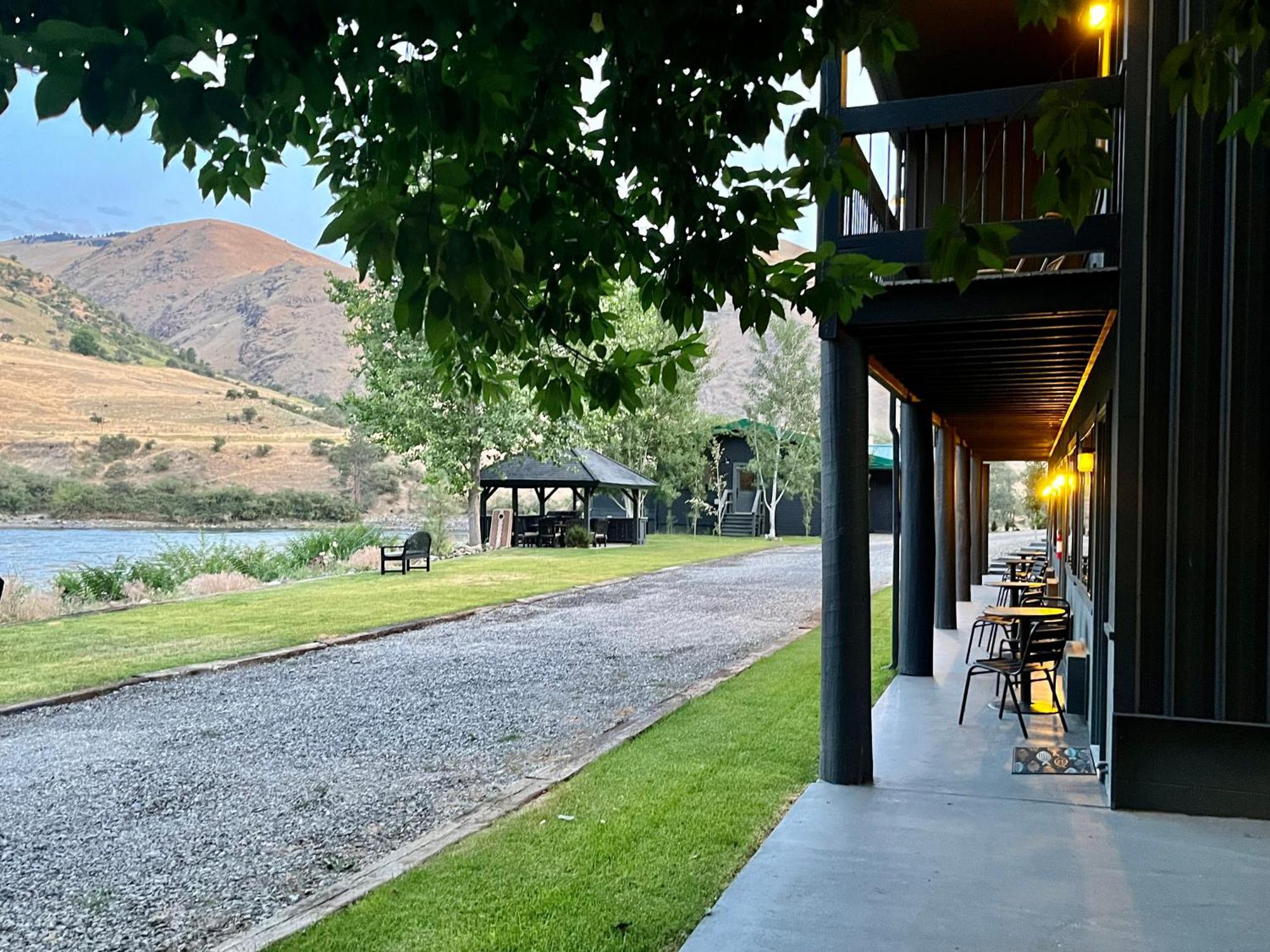 Steelhead Lodge Lucile Екстериор снимка