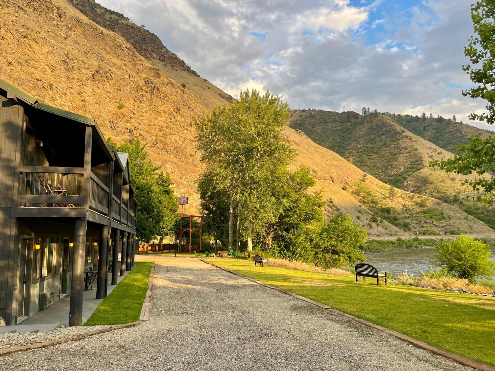 Steelhead Lodge Lucile Екстериор снимка