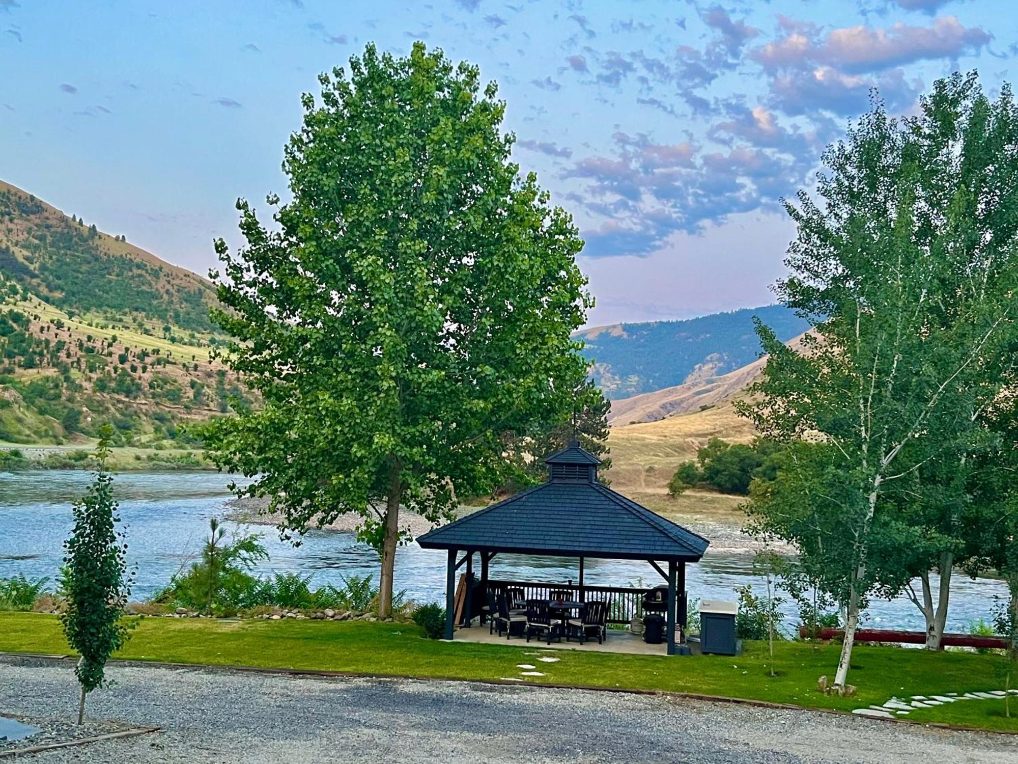 Steelhead Lodge Lucile Екстериор снимка